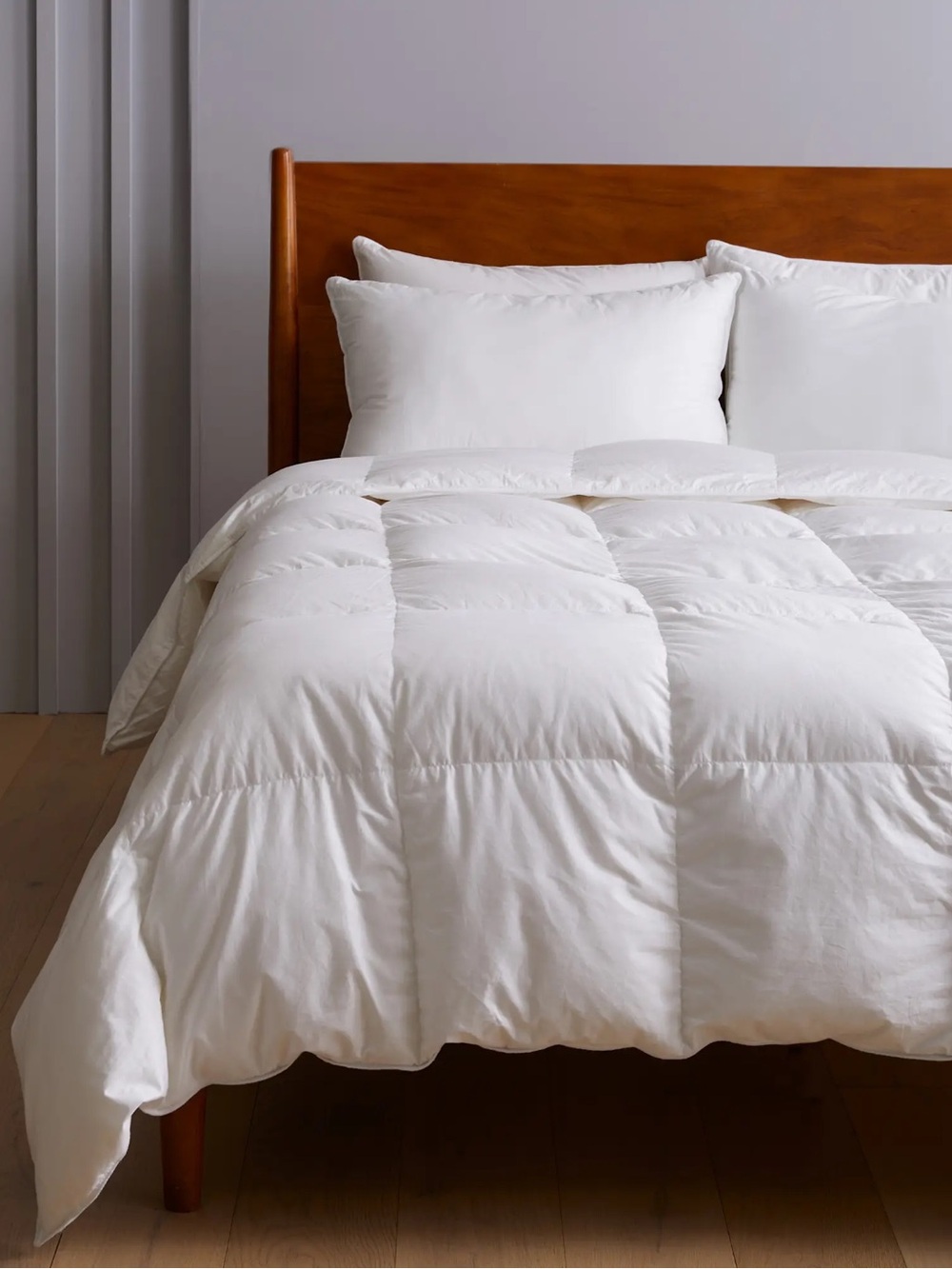 New Quince Premium Down Alternative Comforter King/Cal King - White All Seasons